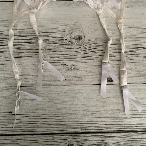 Vintage Garter Belt Med White Lace Adjustable Claws Suspenders Bridal Lingerie - Picture 4 of 10